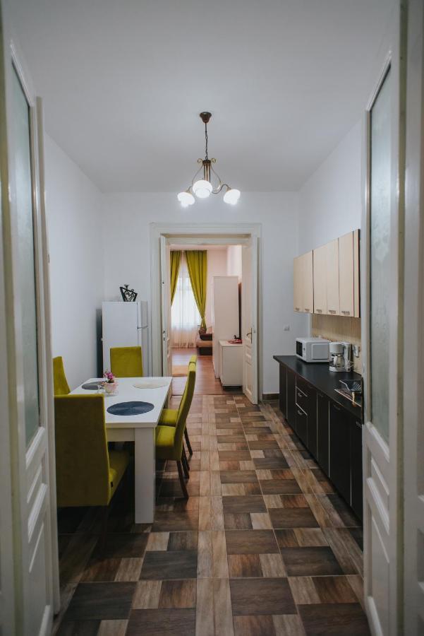 Noo'Vo Central Apartaments オラデア エクステリア 写真