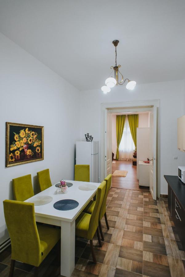 Noo'Vo Central Apartaments オラデア エクステリア 写真